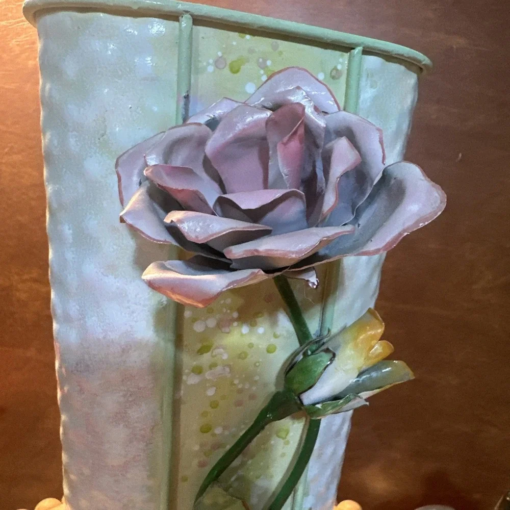 Galvanize/Metal Footed Planter/Vase With Hand Painted 3D Pink-yellowRoses 10.5